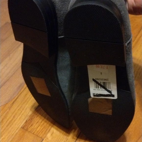 New mens Sz 8 Express grey suede short ankle business casual Chelsea boots - Picture 10 of 11